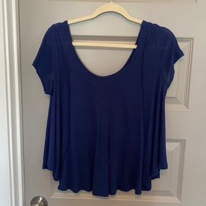 Short-sleeve flowy top